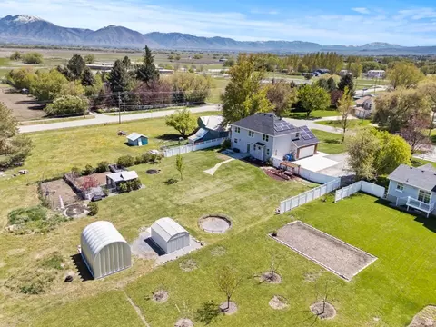 View/Area - 75 E 200 N, Mendon, UT 84325 photo 4 of 6