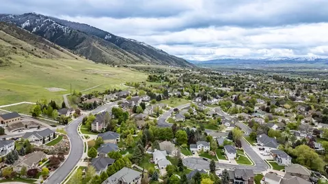 View/Area - 105 Buckingham Dr, Providence, UT 84332 photo 7 of 22