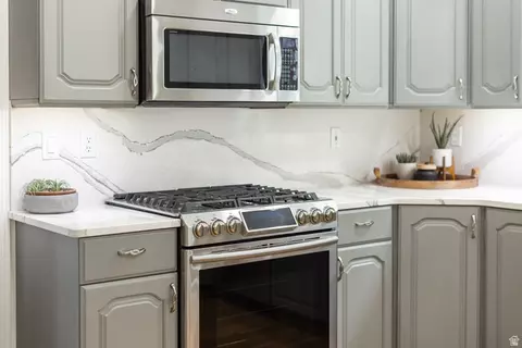 Kitchen - 105 Buckingham Dr, Providence, UT 84332 photo 4 of 5