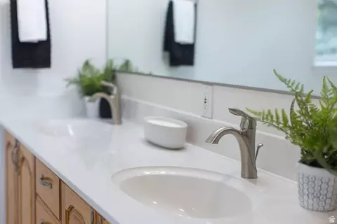 Bath - 105 Buckingham Dr, Providence, UT 84332 photo 5 of 7