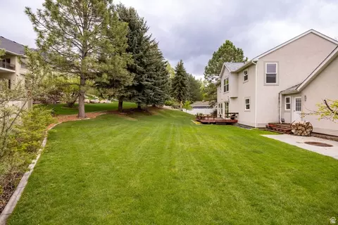 Exterior - 105 Buckingham Dr, Providence, UT 84332 photo 3 of 8