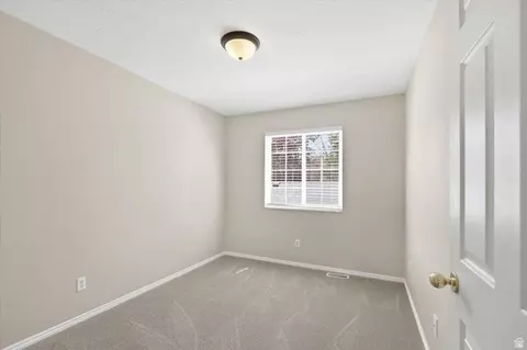 Bedroom - 140 W Penny Ln, Logan, UT 84341 photo 5 of 6