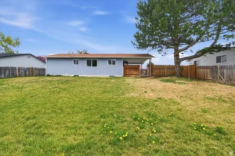 Exterior - 82 E 450 S, Smithfield, UT 84335 photo 4 of 6