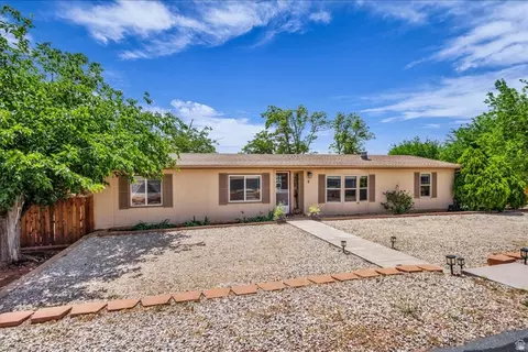 5 S Main St, Ivins, UT 84738