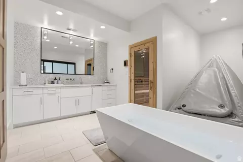 Bath - 349 Ford Canyon Dr, Centerville, UT 84014 photo 4 of 13