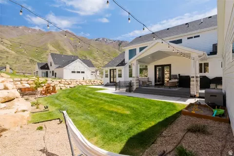 Exterior - 179 E Twin Hollow Dr #19, Mapleton, UT 84664 photo 7 of 19