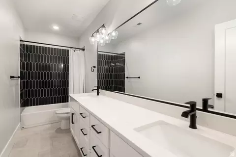 Bath - 179 E Twin Hollow Dr #19, Mapleton, UT 84664 photo 7 of 7