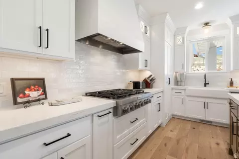 Kitchen - 179 E Twin Hollow Dr #19, Mapleton, UT 84664 photo 5 of 8