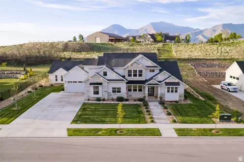 Exterior - 179 E Twin Hollow Dr #19, Mapleton, UT 84664 photo 5 of 19