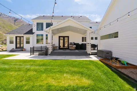 Exterior - 179 E Twin Hollow Dr #19, Mapleton, UT 84664 photo 6 of 19