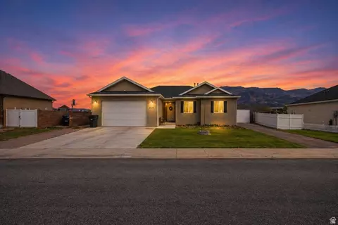 3476 N Covered Wagon Dr, Enoch, UT 84721