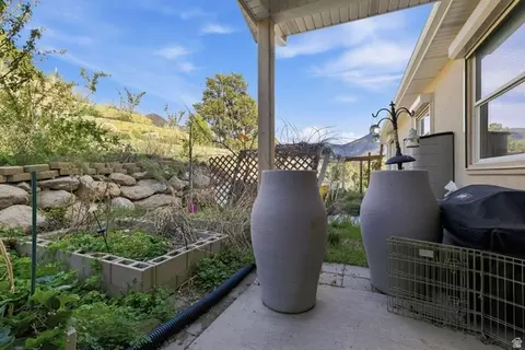Exterior - 1001 E Pine Valley Rd, Pine Valley, UT 84781 photo 6 of 7
