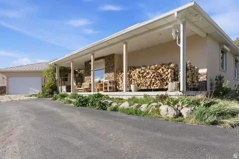 Exterior - 1001 E Pine Valley Rd, Pine Valley, UT 84781 photo 3 of 7