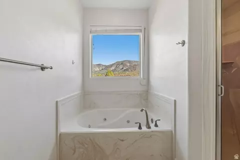Bath - 1001 E Pine Valley Rd, Pine Valley, UT 84781 photo 2 of 7