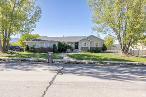 Exterior - 892 E 400 S, Smithfield, UT 84335 photo 7 of 7