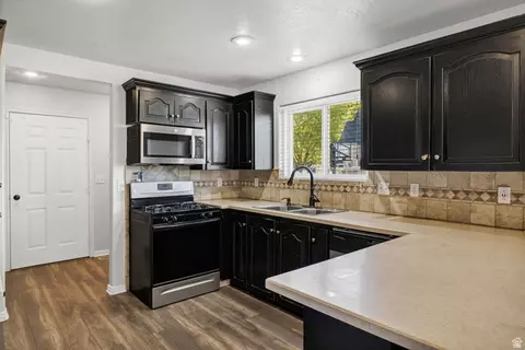 Kitchen - 892 E 400 S, Smithfield, UT 84335 photo 1 of 4