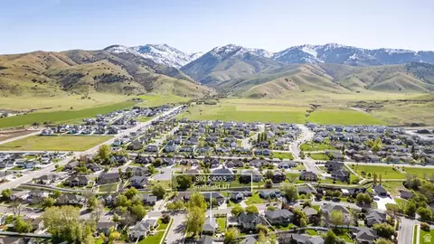 View/Area - 892 E 400 S, Smithfield, UT 84335 photo 4 of 4