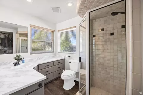 Bath - 892 E 400 S, Smithfield, UT 84335 photo 3 of 6