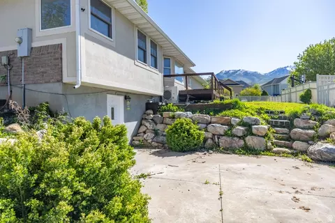 Exterior - 892 E 400 S, Smithfield, UT 84335 photo 5 of 7