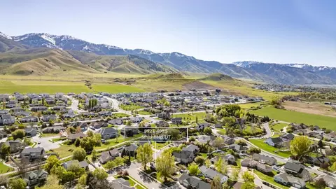 View/Area - 892 E 400 S, Smithfield, UT 84335 photo 3 of 4