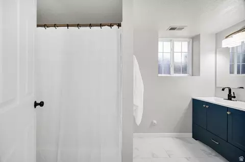 Bath - 892 E 400 S, Smithfield, UT 84335 photo 5 of 6