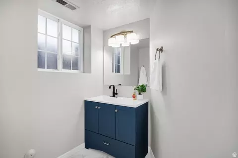 Bath - 892 E 400 S, Smithfield, UT 84335 photo 6 of 6