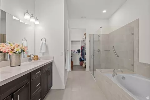 Bath - 531 N Legend Way W #D, Mapleton, UT 84664 photo 1 of 4