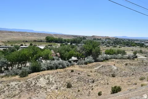 410 N Crestview Dr, Price, UT 84501