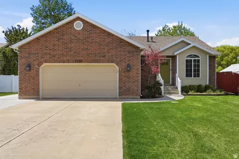 1189 N 750 W, Clinton, UT 84015