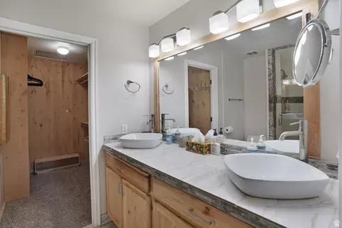 Bath - 9763 S Chylene Dr, Sandy, UT 84092 photo 2 of 5