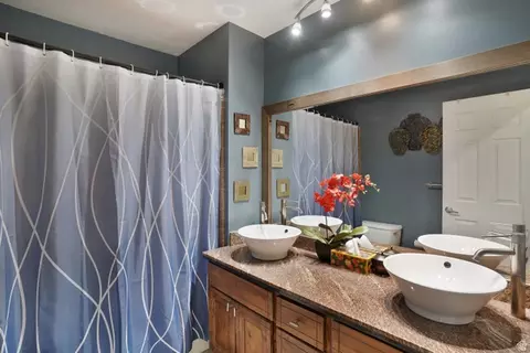 Bath - 9763 S Chylene Dr, Sandy, UT 84092 photo 3 of 5