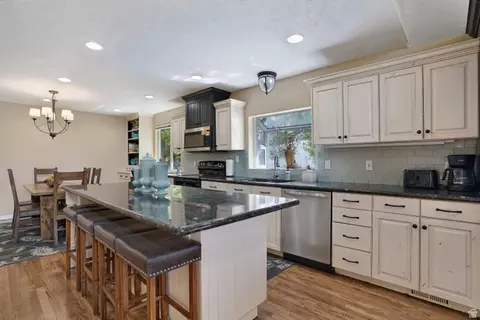 Kitchen - 9763 S Chylene Dr, Sandy, UT 84092 photo 3 of 4