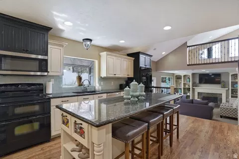 Kitchen - 9763 S Chylene Dr, Sandy, UT 84092 photo 2 of 4
