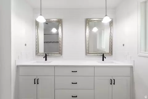 Bath - 461 E 2175 N, North Ogden, UT 84414 photo 2 of 4