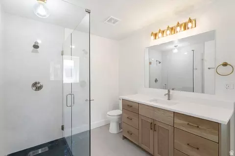 Bath - 461 E 2175 N, North Ogden, UT 84414 photo 1 of 4