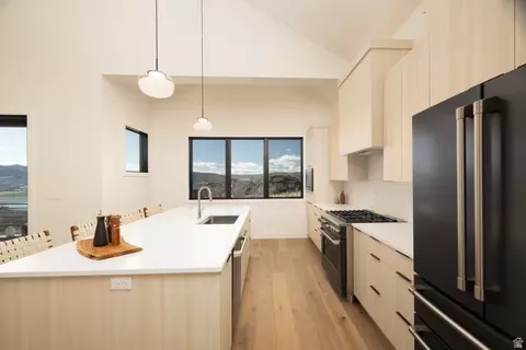 Kitchen - 1285 Lasso Trl, Hideout, UT 84036 photo 3 of 4