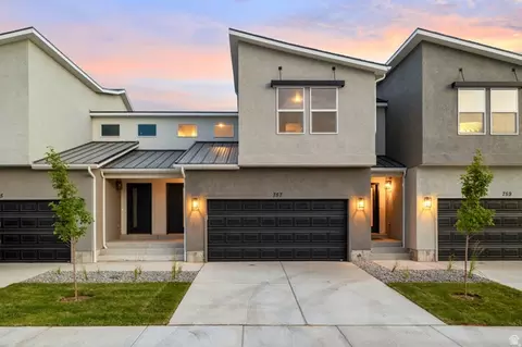Exterior - 4015 S Woodland Ave #325MTH, Mapleton, UT 84664 photo 2 of 2