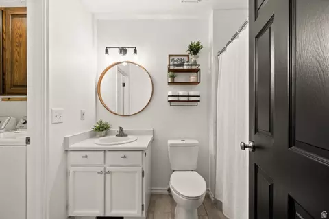 Bath - 7635 S Lark Meadow Cv, Midvale, UT 84047 photo 1 of 2