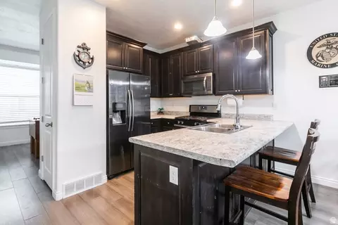 Kitchen - 677 N 220 E, Salem, UT 84653 photo 2 of 5