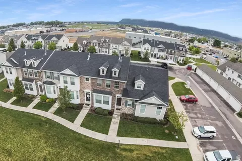 View/Area - 677 N 220 E, Salem, UT 84653 photo 1 of 9