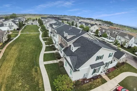View/Area - 677 N 220 E, Salem, UT 84653 photo 5 of 9