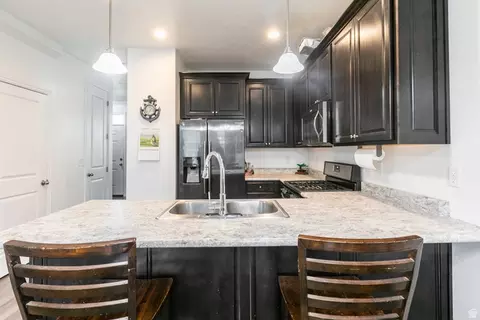 Kitchen - 677 N 220 E, Salem, UT 84653 photo 4 of 5