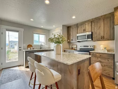 Kitchen - 3848 S Sage Wood Ave, Mapleton, UT 84664 photo 1 of 3