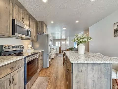 Kitchen - 3848 S Sage Wood Ave, Mapleton, UT 84664 photo 3 of 3