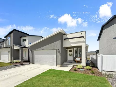 Exterior - 3848 S Sage Wood Ave, Mapleton, UT 84664 photo 3 of 4
