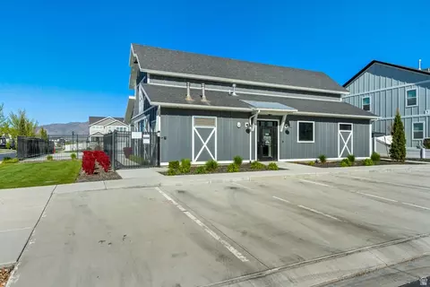 Exterior - 701 E Garden Grove Dr, Eagle Mountain, UT 84005 photo 10 of 12