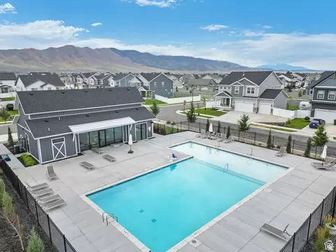 Exterior - 701 E Garden Grove Dr, Eagle Mountain, UT 84005 photo 12 of 12
