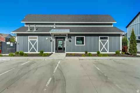 Exterior - 701 E Garden Grove Dr, Eagle Mountain, UT 84005 photo 9 of 12