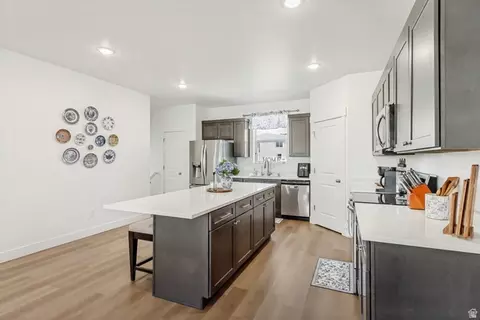 Kitchen - 701 E Garden Grove Dr, Eagle Mountain, UT 84005 photo 4 of 4