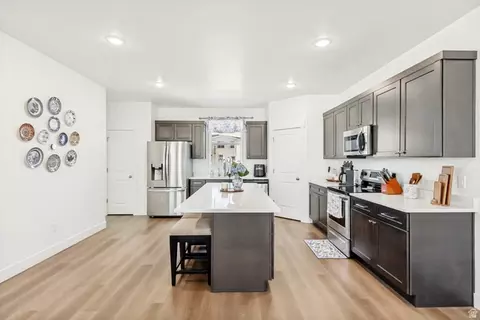 Kitchen - 701 E Garden Grove Dr, Eagle Mountain, UT 84005 photo 3 of 4